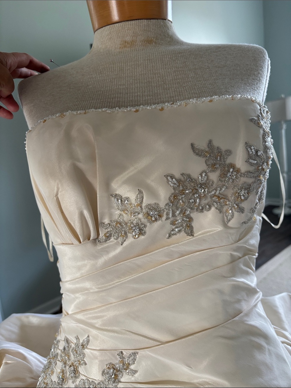 Maggie Sottero Haute Couture Ivory Strapless French Taffeta Wedding Gown - Picture 10 of 13